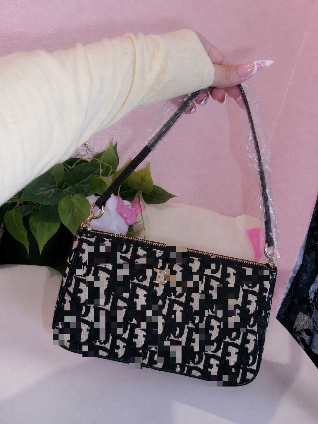 D Purse (Crossbody Attachment)