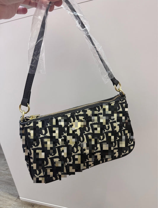 D Purse (Crossbody Attachment)